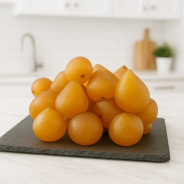 Petites poires blanches confites entières, aspect décoratif et régulier