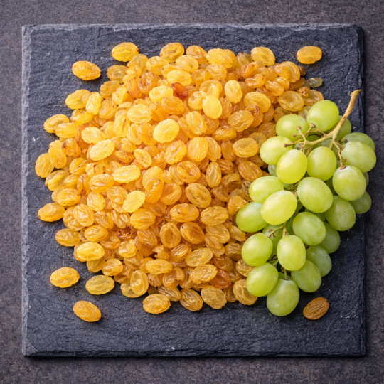Golden raisins for pastry and savory cooking
