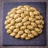 Amandes aux fines herbes fruits secs vue du dessus