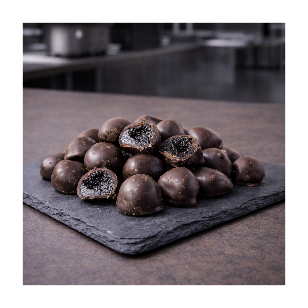 Frutas cristalizadas com chocolate – cerejas apresentação premium