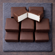 Marshmallow coberto de chocolate com baunilha – detalhe