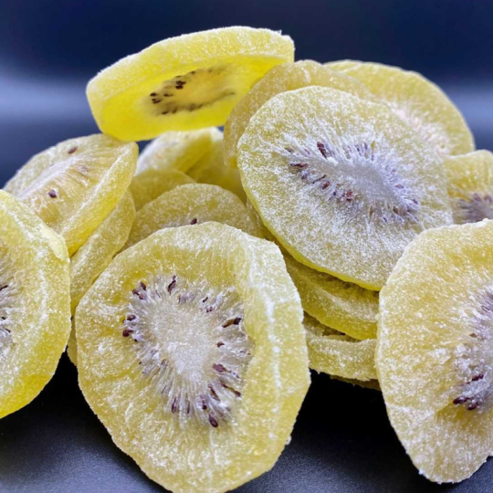 Premium dehydrated fruits – yellow dried kiwi – dry fruit shop in France