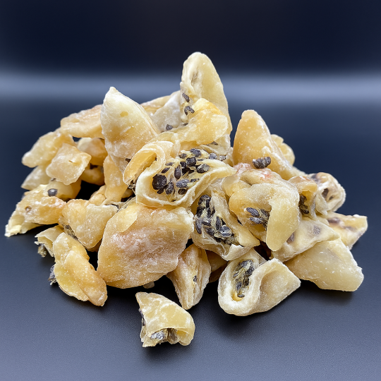 morceaux de fruit de la passion déshydraté artisanal, produit naturel français riche en saveur tropicale et vitamines morceaux de fruit de la passion déshydraté artisanal, produit naturel français riche en saveur tropicale et vitamines