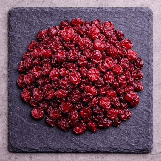 Close-up van gedroogde cranberries met zachte en smeuïge textuur